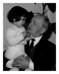 Monticone Luigi, ca. 1965, con una delle due nipotine